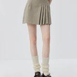 Skirt Mini berlipat dengan Tali Pinggang Logam