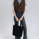 Áo vest không tay với thiết kế túi đối xứng và cài cúc