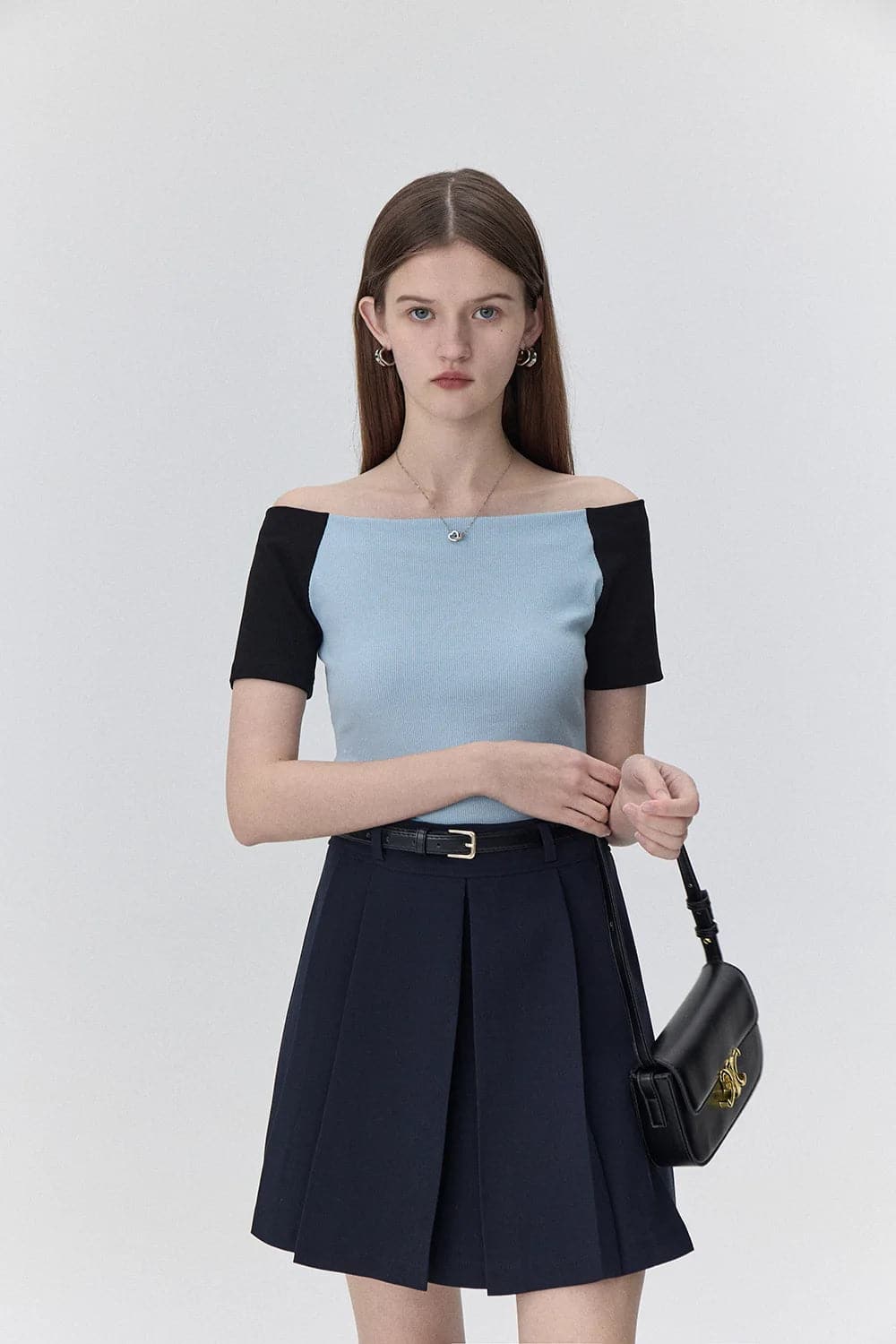 Elegant Contrast Colorblock Knit Top - Versatile and Fashionable