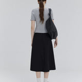 Skirt Midi Pleated Elegan dengan Perincian Flap Poket