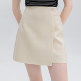 Keanggunan Bersulam: Skirt Mini Bunga Bergaya