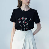Áo thun nữ có thiết kế bảng chữ cái và trái tim - Đơn giản và hợp thời trang
