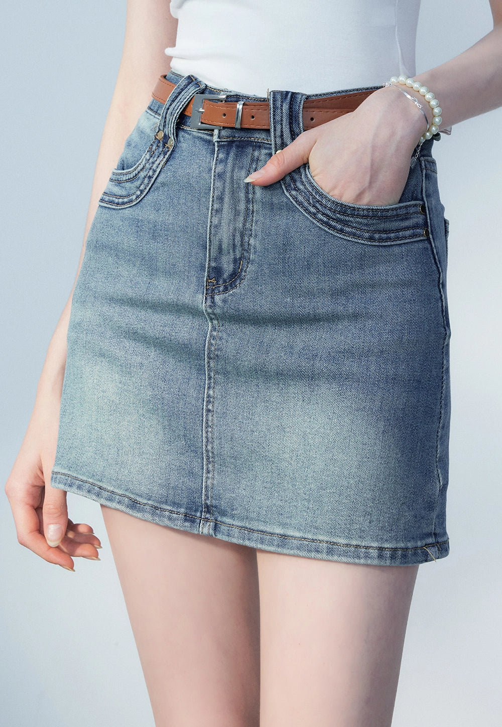 Stylish Denim Mini Skirt with Included Leather Belt - Perfect for Casual Outings