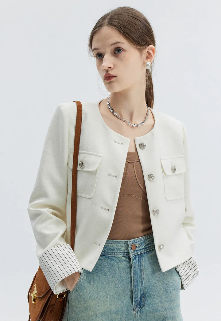 Woman's Casual Round-Neck Jacket with Front Pockets and Button Detail